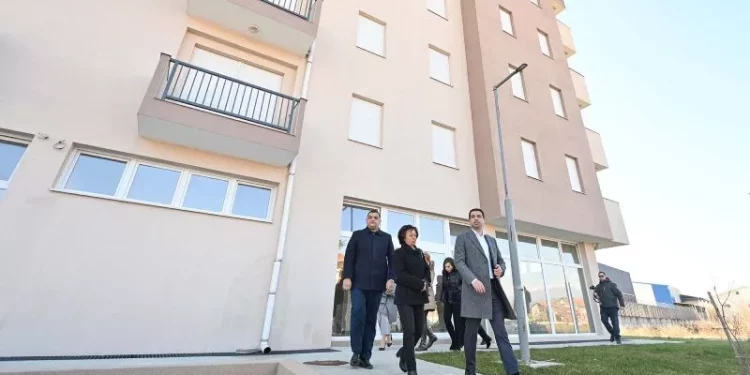 Педесет и две социјални семејства од Гевгелија ќе добијат социјален стан