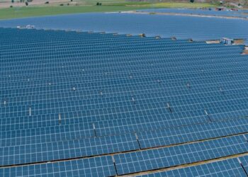 Над 100.000 соларни панели поставени во најголемата соларна централа на Балканот – ФЕЦ Новаци ќе даваат струја доволна за потребите на 30.000 семејства