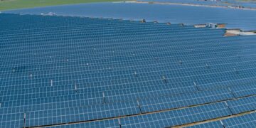 Над 100.000 соларни панели поставени во најголемата соларна централа на Балканот – ФЕЦ Новаци ќе даваат струја доволна за потребите на 30.000 семејства