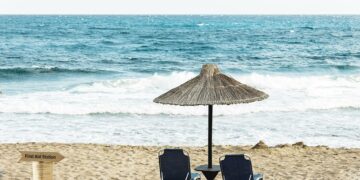 Влијанието на климатските промени врз плановите за летен одмор: Поради високи температури туризмот на Медитеранот пред прeдiзвици